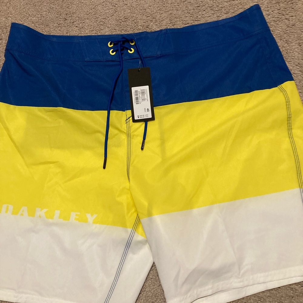 Oakley Board/Swimming shorts New Sz 40